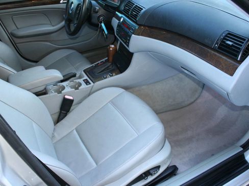 Used 2003 BMW 325i Sedan image 16