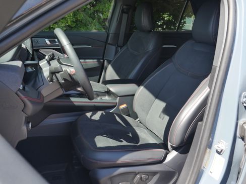 Certified 2025 Ford Explorer ST w/ Sun And Sound Package AWD/4WD image 37