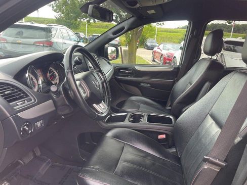 Used 2019 Dodge Grand Caravan GT FWD image 17