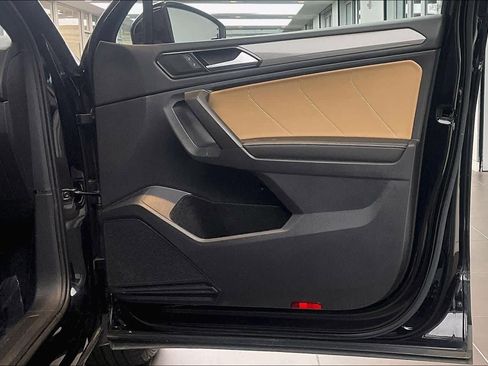 Used 2022 Volkswagen Tiguan SE image 24