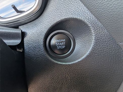 Used 2024 Toyota Corolla Cross XLE w/ Convenience Package FWD image 21