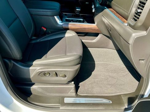 Used 2024 GMC Sierra 1500 SLT w/ SLT Premium Plus Package image 24