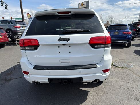 Used 2016 Jeep Grand Cherokee Overland AWD/4WD image 6
