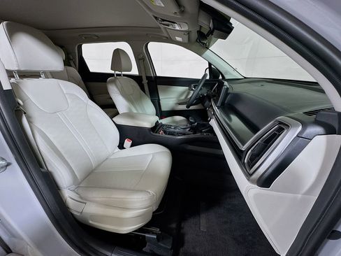 Used 2024 Kia Sorento S w/ Panoramic Sunroof Package image 28