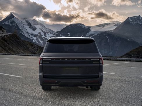 New 2026 Lincoln Navigator L Reserve AWD/4WD image 5