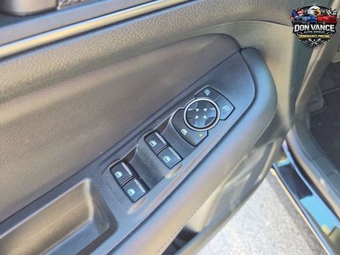 Used 2024 Ford Edge SE w/ Black Appearance Package AWD/4WD image 11