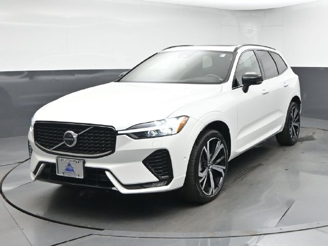 Used 2024 Volvo XC60 B5 Ultimate w/ Protection Package Premier AWD/4WD image 3