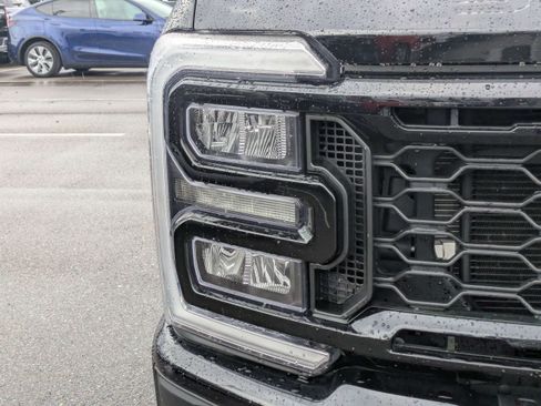 Used 2025 Ford F250 Lariat w/ Black Appearance Package AWD/4WD image 9