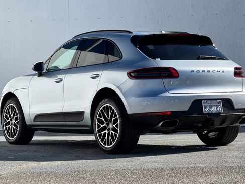 Used 2018 Porsche Macan AWD/4WD image 5