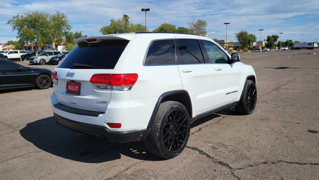 Used 2018 Jeep Grand Cherokee Laredo RWD image 11