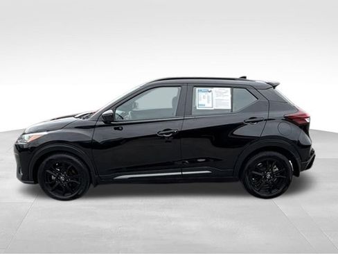 Used 2023 Nissan Kicks SR w/ Interior Electronics Package FWD image 4