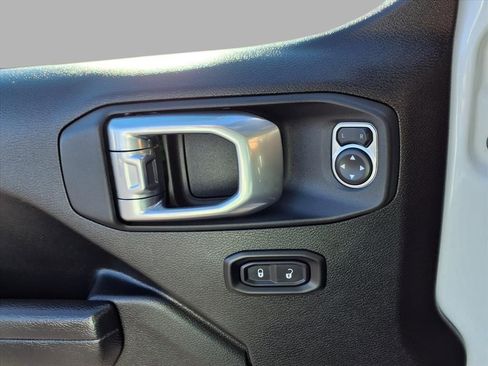 Used 2025 Jeep Wrangler Sport S image 17