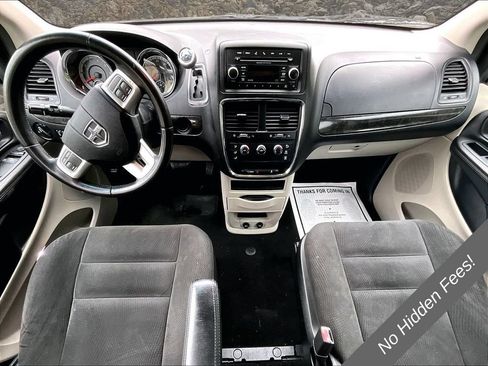 Used 2015 Dodge Grand Caravan American Value Package w/ UConnect Hands-Free Group FWD image 13