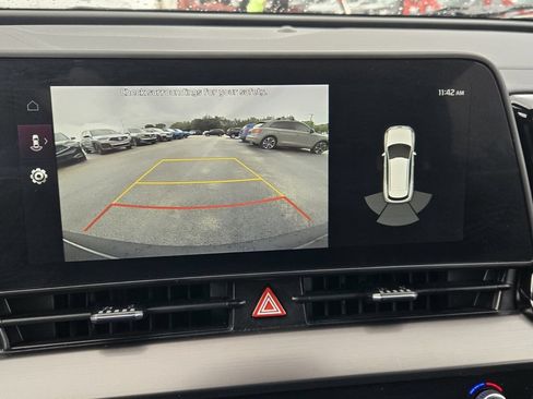Used 2025 Kia Sportage EX AWD/4WD image 19