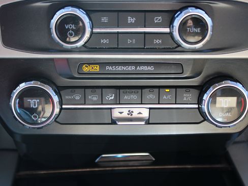 Used 2022 Ford F350 Lariat w/ Camper Package image 28