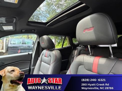 Used 2025 Chevrolet Trax RS w/ Sunroof Package FWD image 8