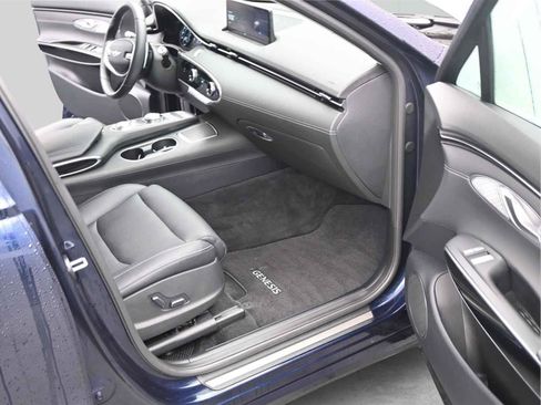Used 2025 Genesis GV70 2.5T AWD/4WD image 9