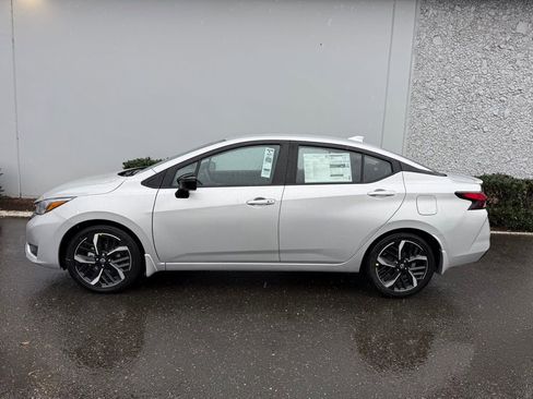 New 2025 Nissan Versa SR w/ Trunk Package image 2