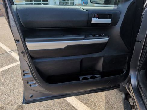 Used 2017 Toyota Tundra SR5 AWD/4WD image 15