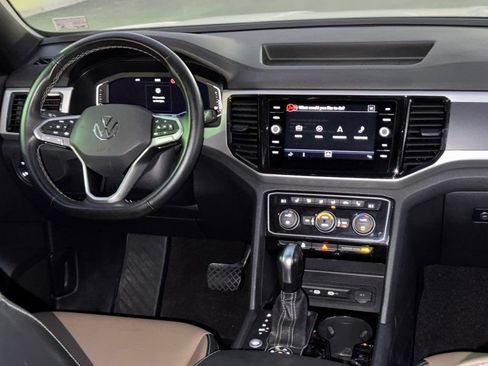 Used 2022 Volkswagen Atlas Cross Sport SE image 13
