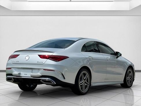 Used 2023 Mercedes-Benz CLA 250 4MATIC image 3