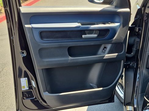Used 2025 Volkswagen ID. Buzz Pro S RWD image 14