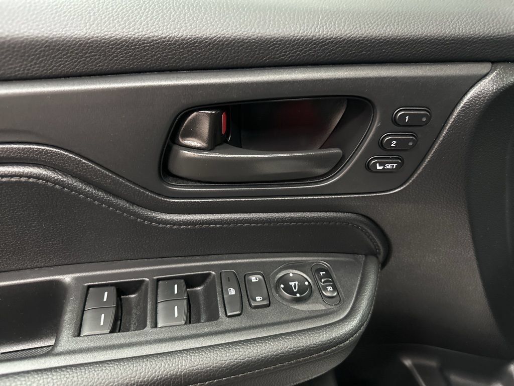 Used 2024 Honda Odyssey Sport image 18