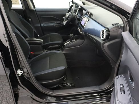 Used 2025 Nissan Versa SV FWD image 34