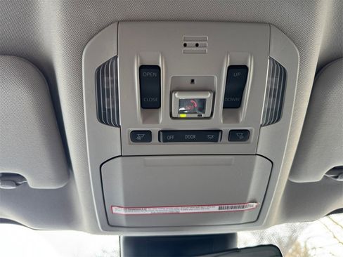 Used 2022 Toyota Highlander XLE image 26