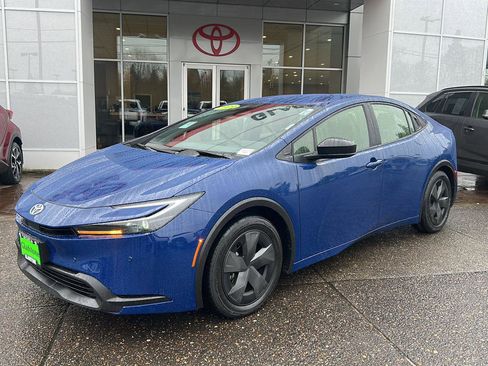 Used 2023 Toyota Prius LE image 10