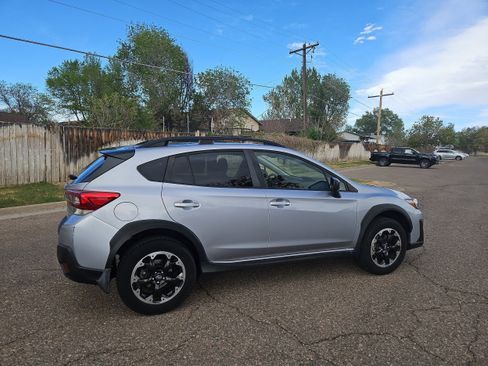 Used 2021 Subaru Crosstrek 2.0i image 4