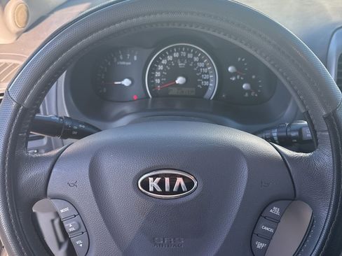 Used 2010 Kia Sedona EX w/ Luxury Pkg image 8