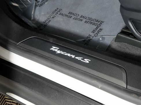 Used 2024 Porsche Taycan 4S w/ Premium Package image 18