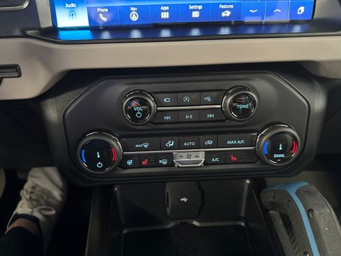 Used 2022 Ford Bronco Wildtrak AWD/4WD image 17