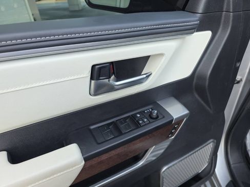 Used 2023 Toyota Sequoia Capstone AWD/4WD image 15
