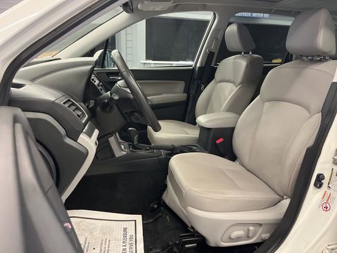 Used 2016 Subaru Forester 2.5i Touring w/ Eyesight & Navigation System image 12