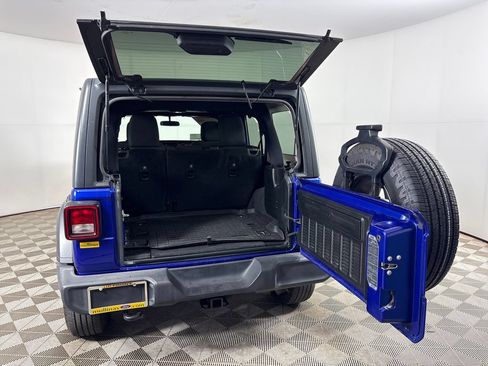 Used 2018 Jeep Wrangler Unlimited Sport S AWD/4WD image 19