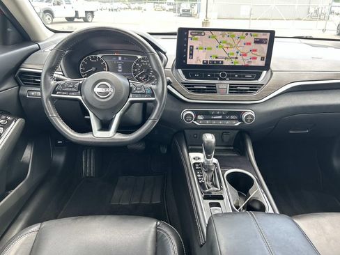 Used 2024 Nissan Altima 2.5 SL FWD image 17