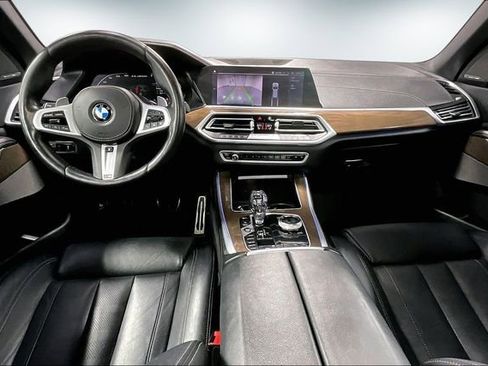 Used 2020 BMW X5 M50i w/ Premium Package image 9