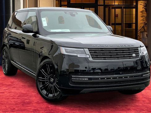 New 2025 Land Rover Range Rover SE image 3