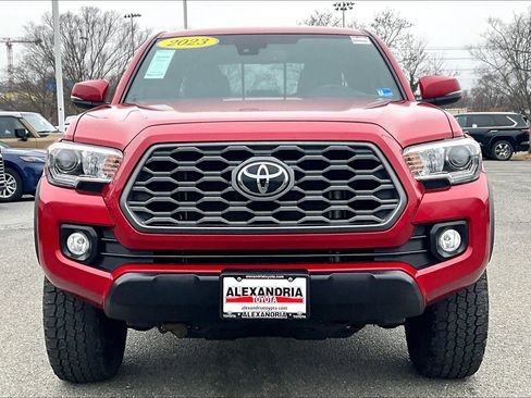 Used 2023 Toyota Tacoma TRD Off-Road image 3