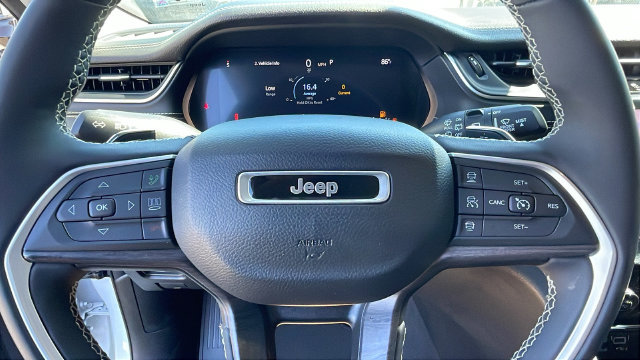 Used 2023 Jeep Grand Cherokee L Limited w/ Black Appearance Package RWD image 22