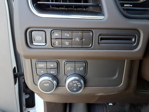 Certified 2023 GMC Yukon SLT w/ SLT Premium Package image 15