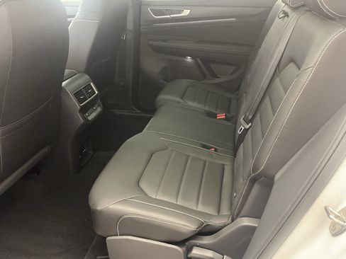 New 2026 Volkswagen Atlas Cross Sport SEL R-Line image 31