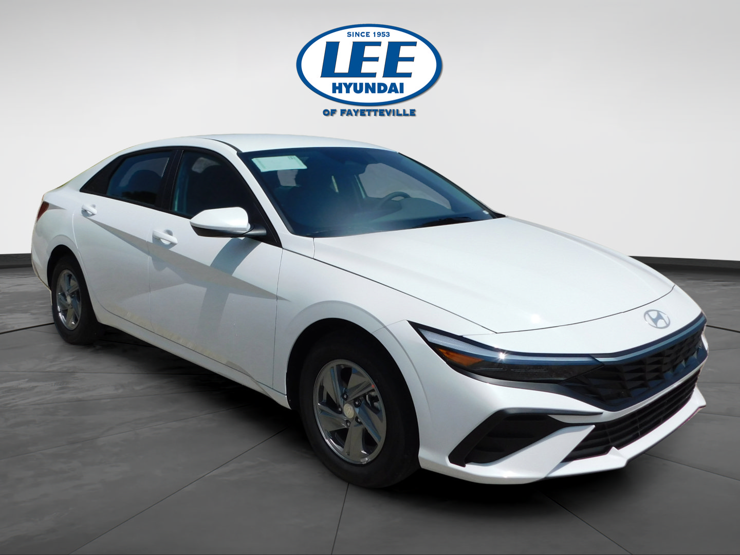 Used 2025 Hyundai Elantra SE FWD image 1