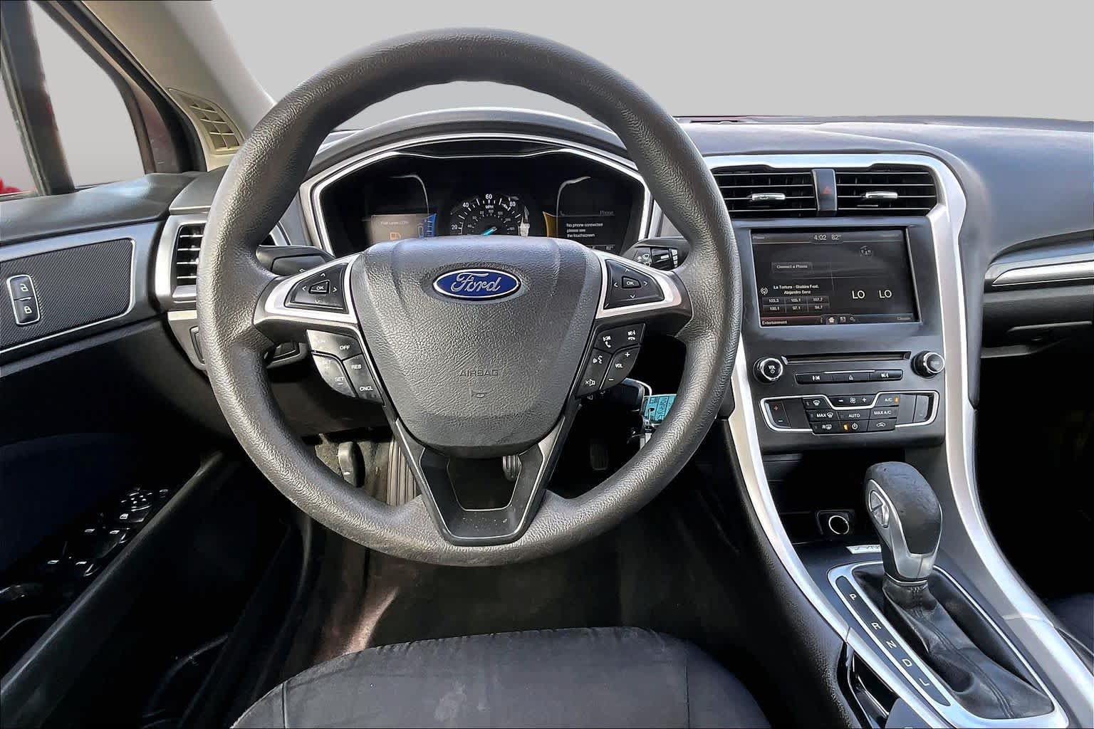 Used 2016 Ford Fusion SE FWD image 6