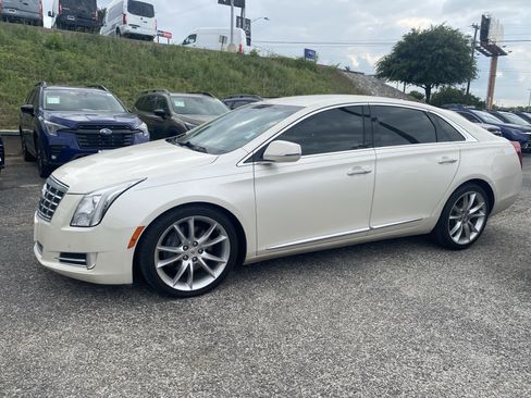 Used 2013 Cadillac XTS Premium FWD image 5