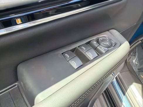 New 2026 GMC Yukon Elevation image 17