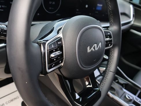 Certified 2025 Kia Sorento SX AWD/4WD image 21