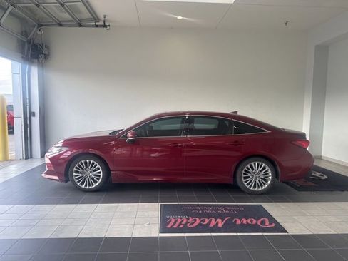 Used 2020 Toyota Avalon Limited FWD image 1